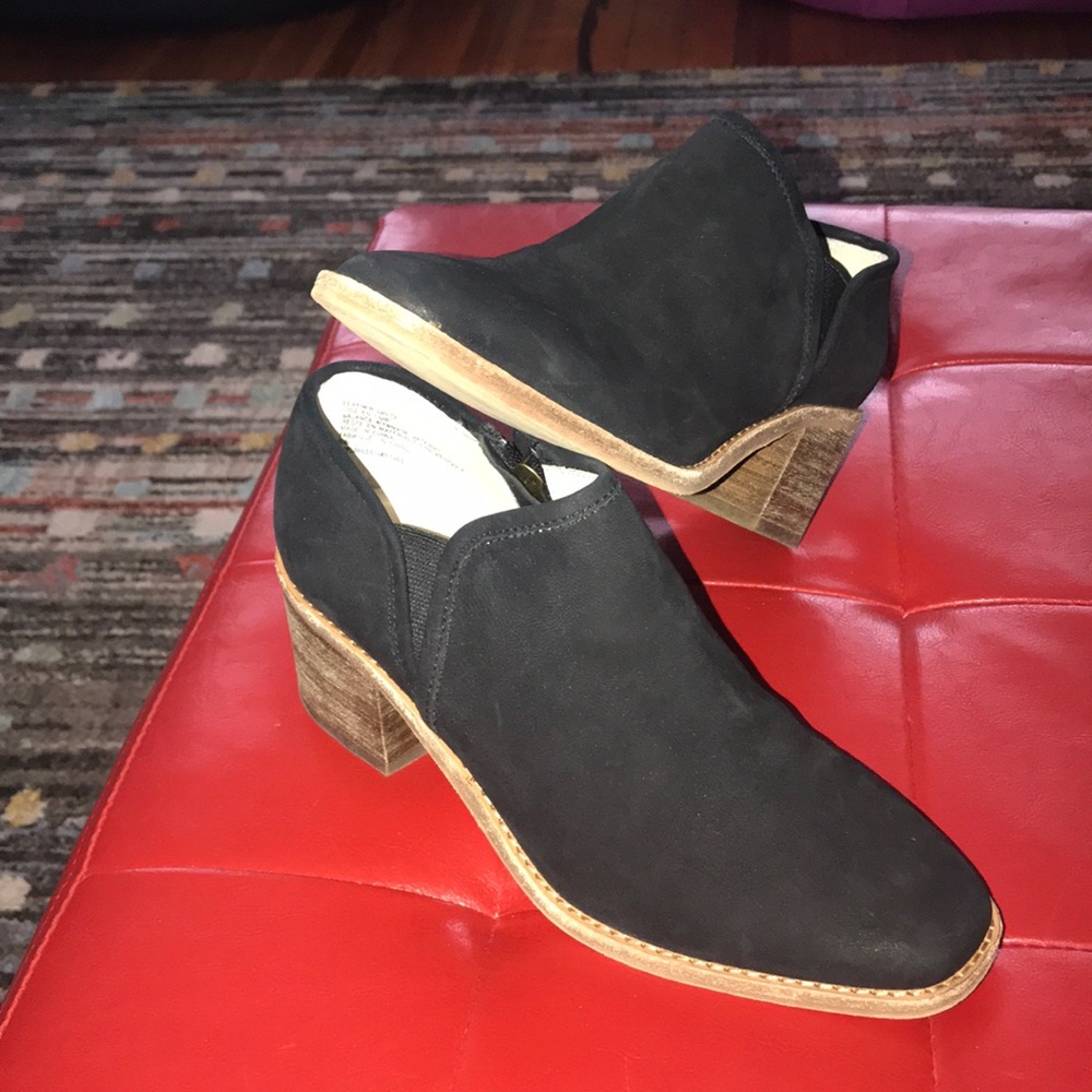 Caslon Ankle Bootie, Black Suede, sz 5.5, EUC